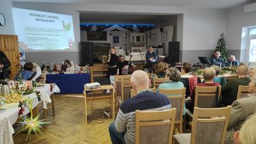 „Z tradycją i ze smakiem” w Ostrówku. Stoiska odwiedziły dziesiątki mieszkańców regionu